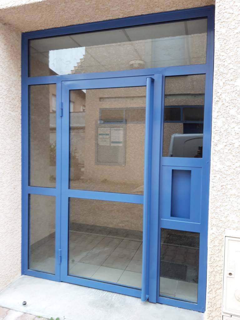 Guttin Serrurerie Chaudronnerie porte immeuble